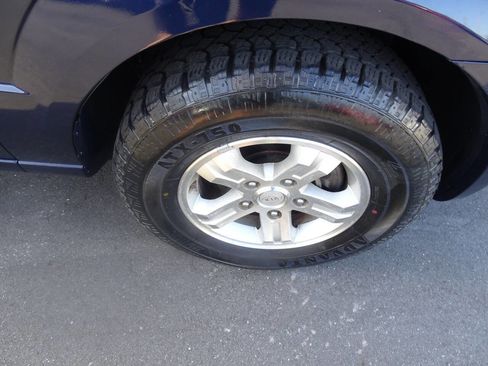 Used 2009 Kia Sorento LX image 13