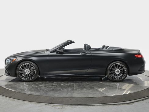 Used 2018 Mercedes-Benz S 560 Cabriolet image 2