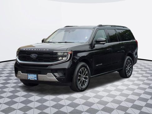 Used 2025 Ford Expedition Max Platinum AWD/4WD image 2