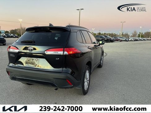 Used 2024 Toyota Corolla Cross LE image 5