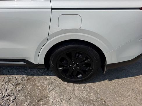 Certified 2024 Kia Carnival SX Prestige FWD image 7