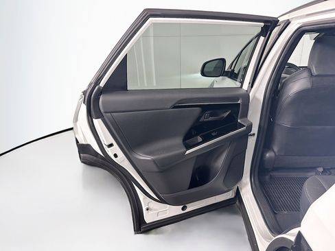 Used 2024 Toyota bZ4X XLE image 27