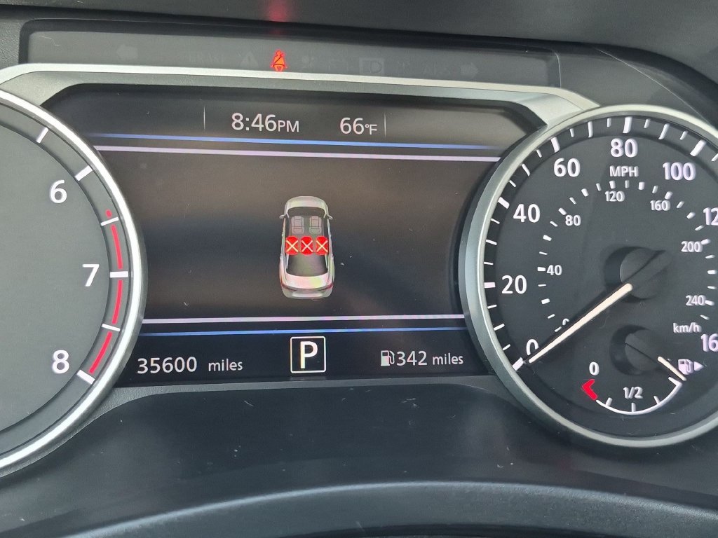 Used 2025 Nissan Sentra SV FWD image 13