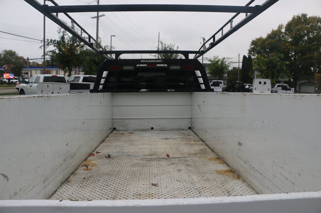 Used 2022 Ford F550 4x4 Crew Cab Super Duty w/ Power Equipment Group image 40