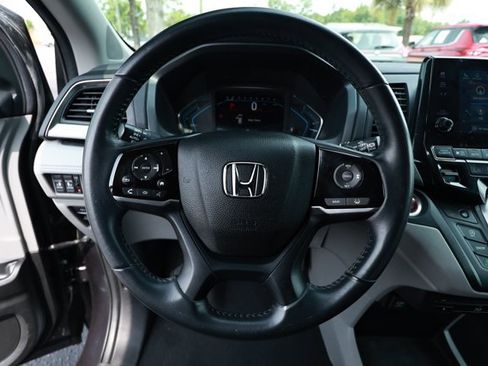Used 2018 Honda Odyssey Touring image 11