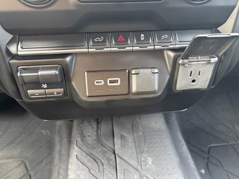 Used 2023 Chevrolet Silverado 2500 Custom w/ Custom Value Package image 25