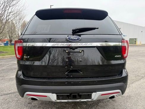 Used 2016 Ford Explorer XLT w/ Equipment Group 202A image 4