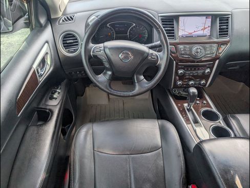 Used 2014 Nissan Pathfinder Platinum w/ Platinum Premium Package FWD image 10