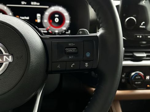 Used 2022 Nissan Pathfinder Platinum w/ Cargo Package FWD image 15