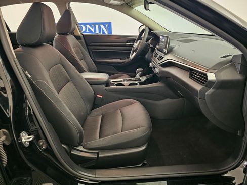 Used 2024 Nissan Altima 2.5 SV FWD image 28
