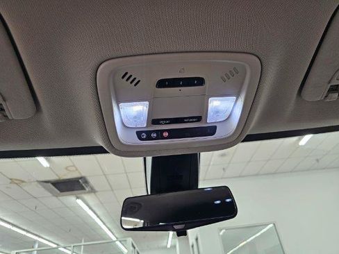 Used 2019 Chevrolet Traverse RS AWD/4WD image 29