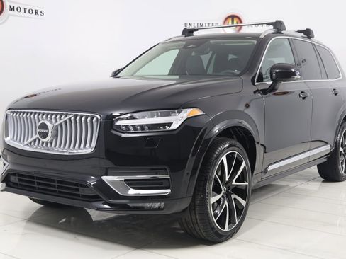 Used 2025 Volvo XC90 B5 Plus w/ Protection Package Premier image 5
