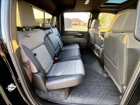 Used 2024 Chevrolet Silverado 2500 ZR2 w/ Technology Package image 28