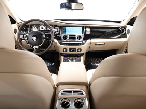 Used 2015 Rolls-Royce Wraith RWD image 36
