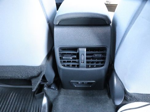 Used 2023 Toyota Corolla Cross AWD Hybrid image 31