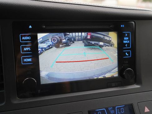 Used 2015 Toyota Sienna FWD image 24