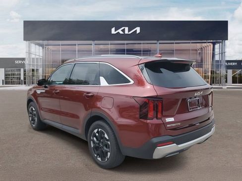 Certified 2024 Kia Sorento S image 4