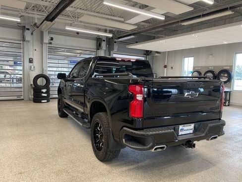 Used 2022 Chevrolet Silverado 1500 High Country w/ High Country Premium Package AWD/4WD image 9