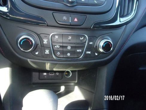 Used 2022 Chevrolet Equinox RS image 17