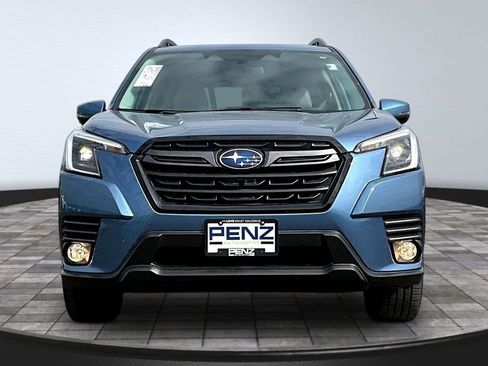 Used 2022 Subaru Forester Limited AWD/4WD image 2