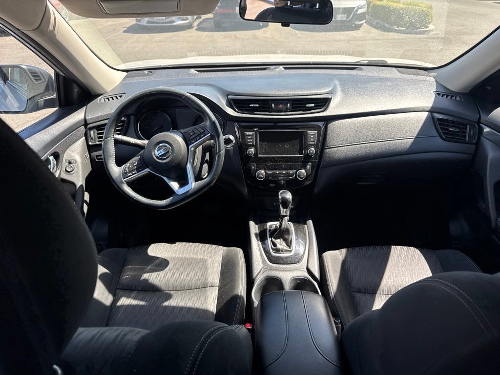 Used 2018 Nissan Rogue SV w/ Premium Package AWD/4WD image 8