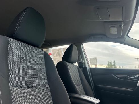 Used 2018 Nissan Rogue Sport SV image 18