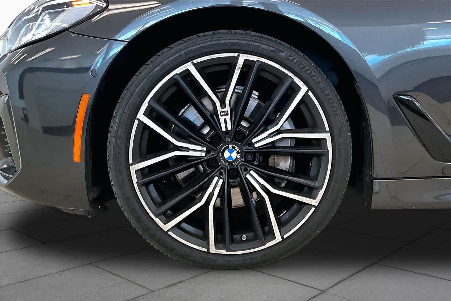 Used 2021 BMW 530i w/ M Sport Package RWD image 9