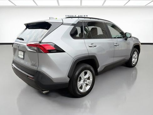 Used 2021 Toyota RAV4 XLE FWD image 7