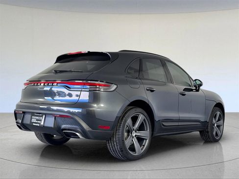 Used 2025 Porsche Macan image 8