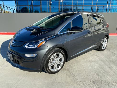 Used 2020 Chevrolet Bolt LT image 1
