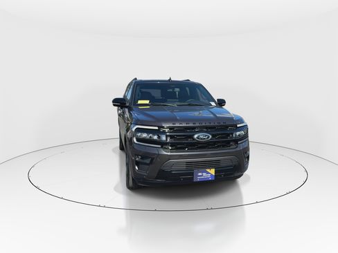 Certified 2024 Ford Expedition Limited image 3