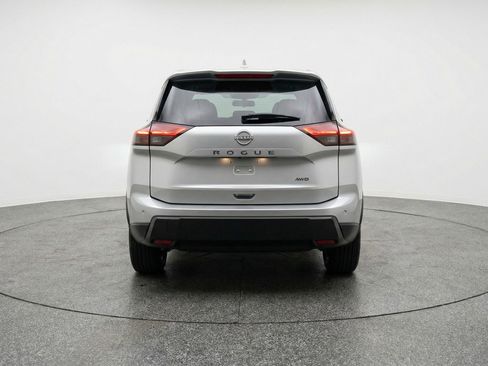 Used 2025 Nissan Rogue SV image 7