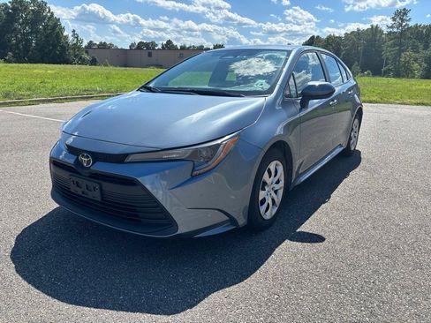 Used 2024 Toyota Corolla LE FWD image 3