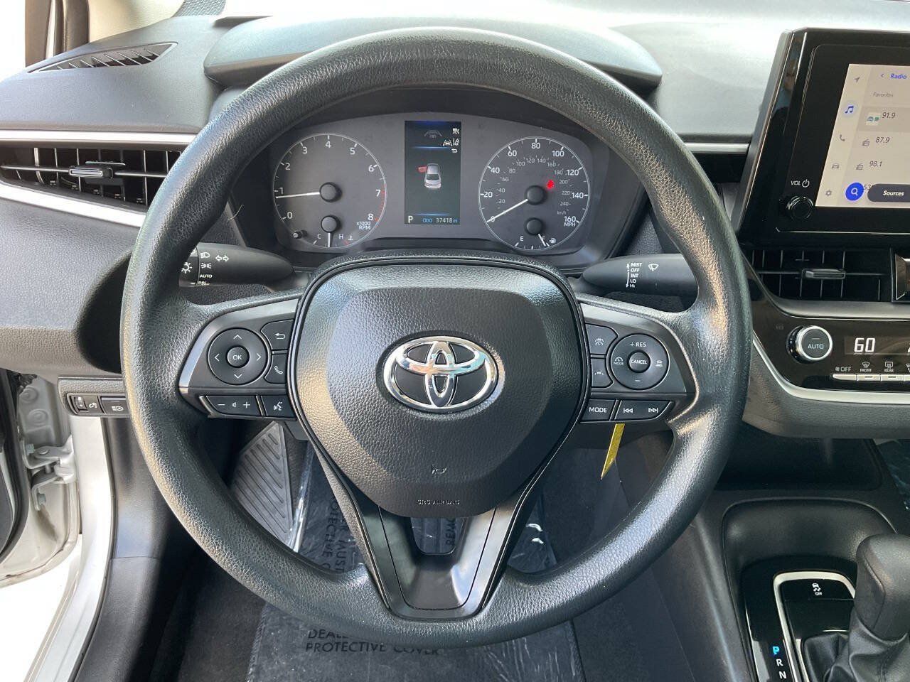 Used 2025 Toyota Corolla LE FWD image 17