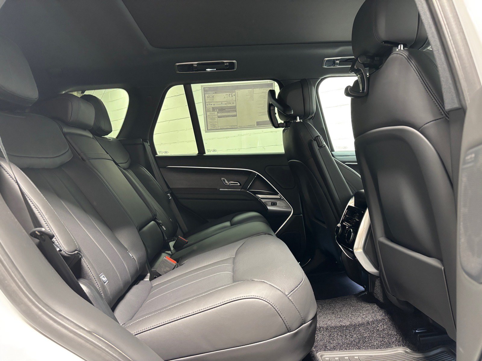 New 2026 Land Rover Range Rover SE AWD/4WD image 38