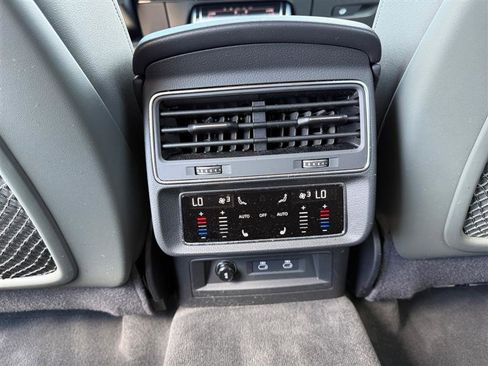 Used 2024 Audi Q8 Premium Plus w/ Premium Plus Package image 30