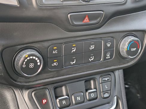 Used 2019 GMC Terrain SLE FWD image 28