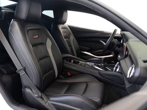 Used 2018 Chevrolet Camaro SS RWD image 24