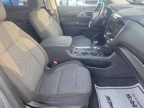 Used 2018 Chevrolet Traverse LT image 26