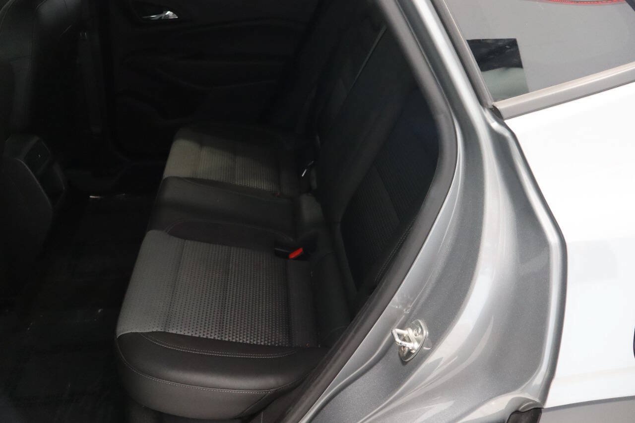 Used 2024 Chevrolet Trax LT FWD image 13