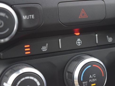 Used 2023 RAM 1500 Big Horn AWD/4WD image 30