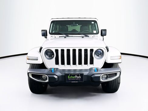 Used 2023 Jeep Wrangler Unlimited Sahara w/ Cold Weather Group AWD/4WD image 2