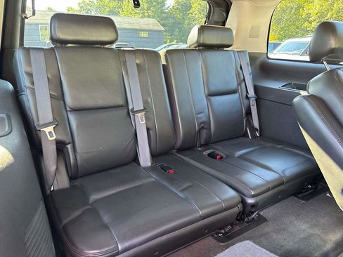 Used 2008 Cadillac Escalade AWD image 16