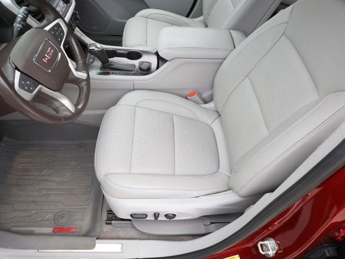 Used 2019 GMC Acadia SLT image 38