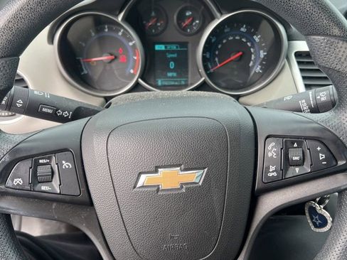 Used 2014 Chevrolet Cruze LS image 8