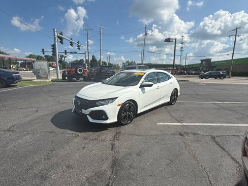Used 2019 Honda Civic EX image 6