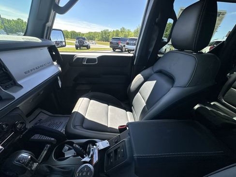 New 2026 Ford Bronco Outer Banks w/ Sasquatch Package AWD/4WD image 11