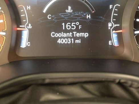 Used 2025 Jeep Compass Trailhawk AWD/4WD image 37