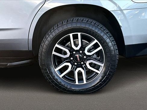 Used 2024 GMC Yukon AT4 image 41