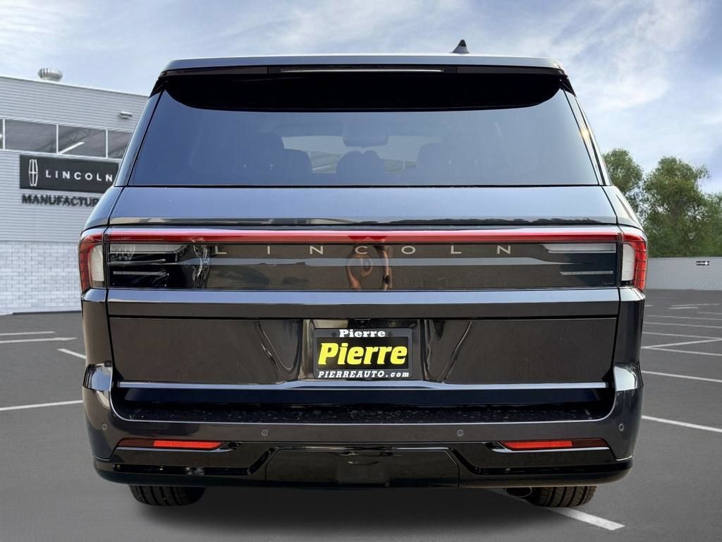 New 2027 Lincoln Navigator Premiere AWD/4WD image 6